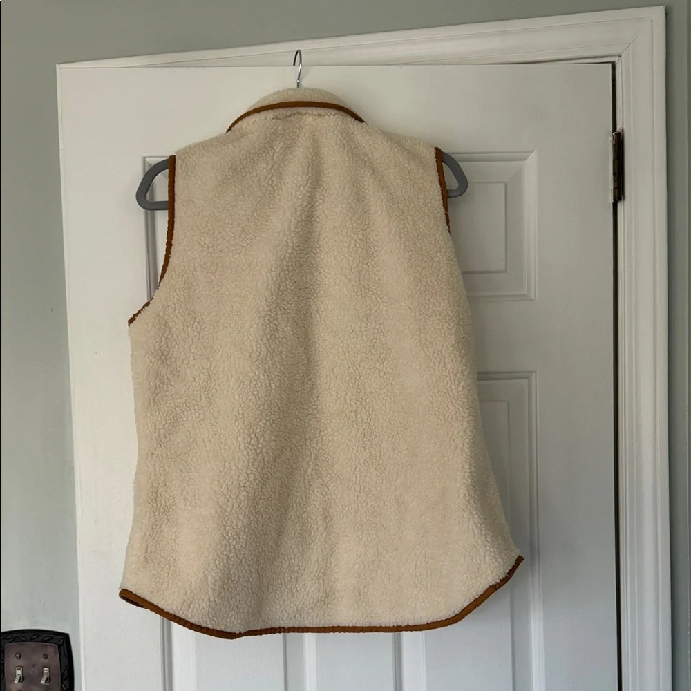 Old Navy Cream and Tan Fleece Vest